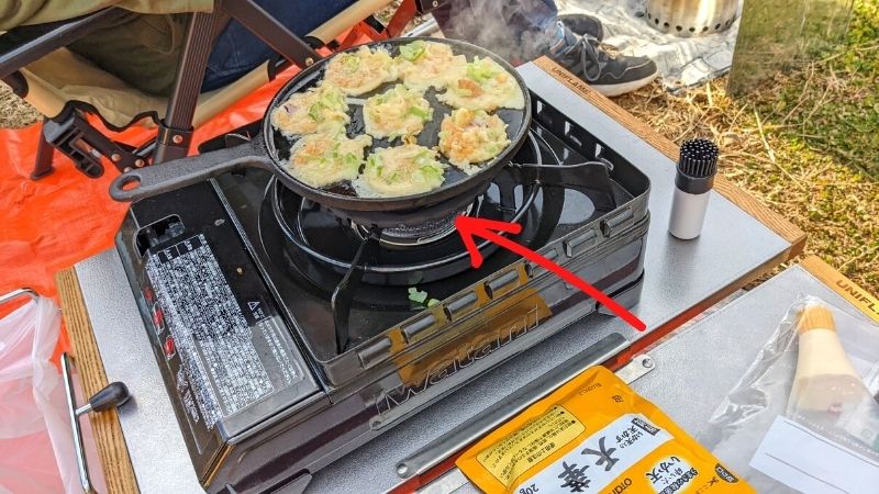 キャンプ飯】キャプテンスタッグ｢マルチミニパン｣でたこ焼き！キャンプで食うたこ焼きは旨い | パルの外遊び